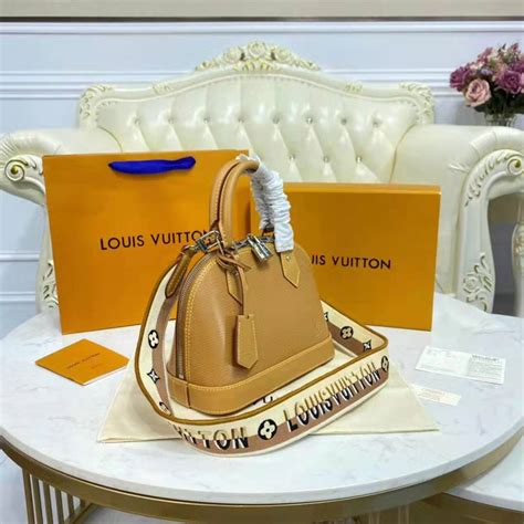 louis vuitton alma ราคา.